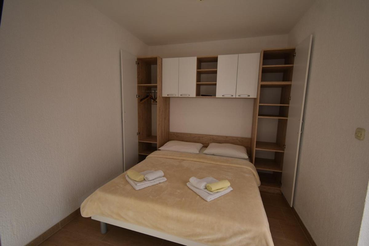 Denjak Apartments Kornić Dış mekan fotoğraf