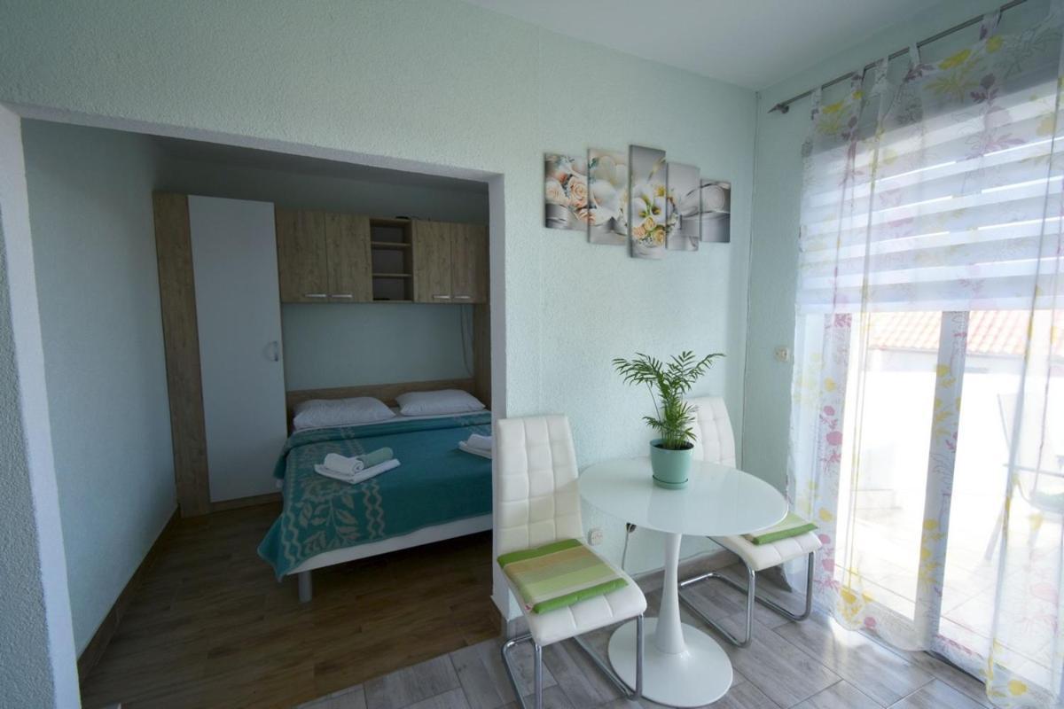 Denjak Apartments Kornić Dış mekan fotoğraf